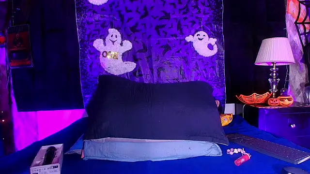 shelsyloreds online show from October 15, 2025, 12:05 pm