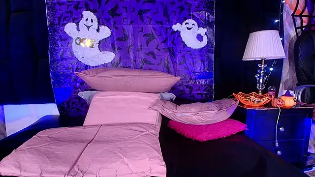 shelsyloreds online show from October 18, 2025, 11:55 am