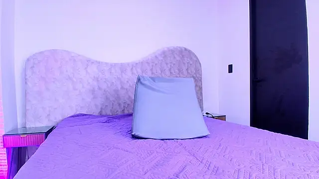 shelsyloreds online show from November 20, 2025, 11:54 am