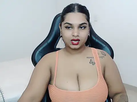 layla amin online show from December 2, 2024, 3:36 pm