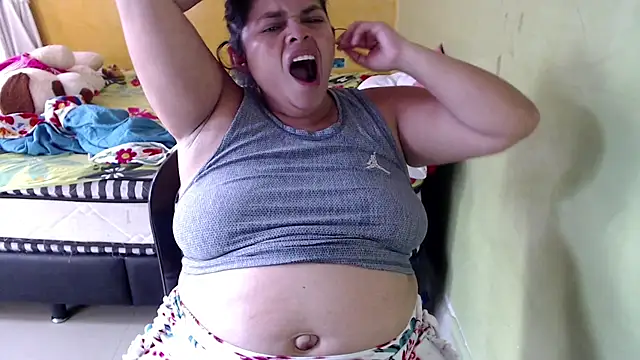 Snapshot of yulieth_bbw chatting on March 15, 2025, 12:45 pm yulieth bbw online show from March 15, 2025, 12:45 pm