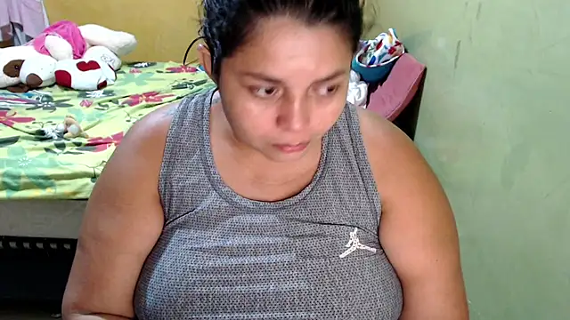 Snapshot of yulieth_bbw chatting on March 21, 2025, 1:02 am yulieth bbw online show from March 21, 2025, 1:02 am