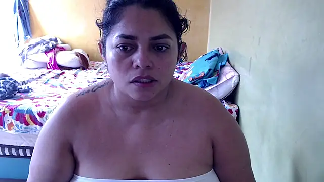 Snapshot of yulieth_bbw chatting on November 25, 2025, 2:06 pm yulieth bbw online show from November 25, 2025, 2:06 pm