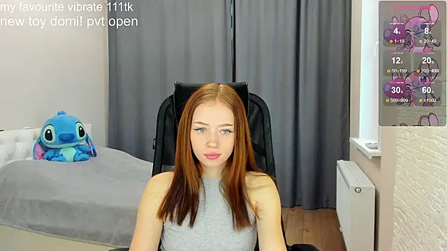 Snapshot of Hot_Mia_ chatting on December 4, 2024, 8:23 am Hot Mia online show from December 4, 2024, 8:23 am