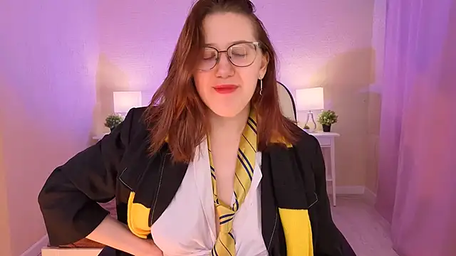 Snapshot of Charmy_Gracy chatting on December 16, 2024, 10:50 am Charmy Gracy online show from December 16, 2024, 10:50 am