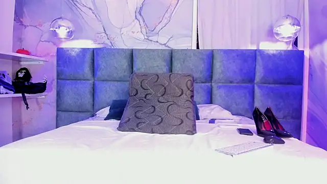 Snapshot of Scarleett_22 chatting on November 5, 2025, 12:05 pm Scarleett 22 online show from November 5, 2025, 12:05 pm