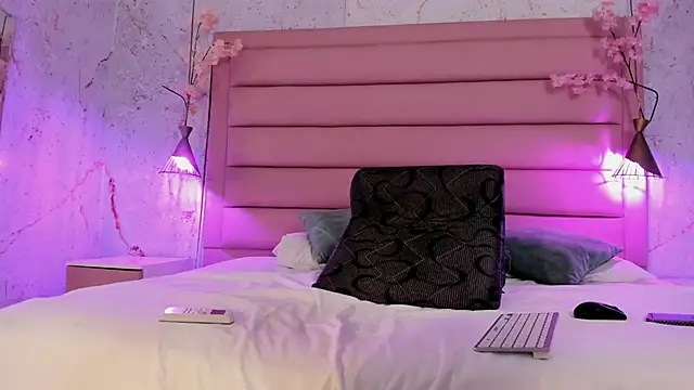 Snapshot of Scarleett_22 chatting on December 5, 2025, 8:05 pm Scarleett 22 online show from December 5, 2025, 8:05 pm