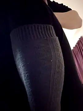 Snapshot of AmethystFoxx chatting on February 4, 2025, 6:06 pm AmethystFoxx online show from February 4, 2025, 6:06 pm