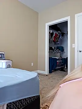 Snapshot of AmethystFoxx chatting on September 10, 2025, 6:30 pm AmethystFoxx online show from September 10, 2025, 6:30 pm