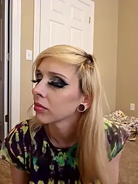 Snapshot of AmethystFoxx chatting on November 12, 2025, 9:36 pm AmethystFoxx online show from November 12, 2025, 9:36 pm