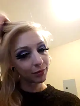 Snapshot of AmethystFoxx chatting on November 20, 2025, 10:42 pm AmethystFoxx online show from November 20, 2025, 10:42 pm