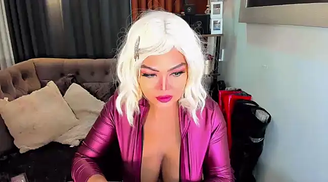 Snapshot of AsianHotieTS chatting on February 12, 2025, 11:30 pm AsianHotieTS online show from February 12, 2025, 11:30 pm