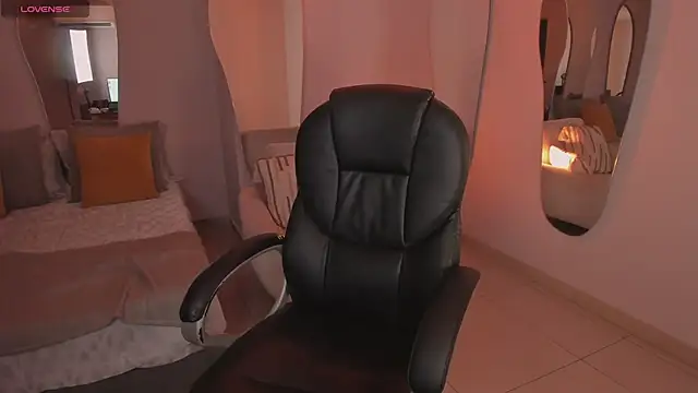 Snapshot of NaomiSainz chatting on February 2, 2025, 12:24 pm NaomiSainz online show from February 2, 2025, 12:24 pm