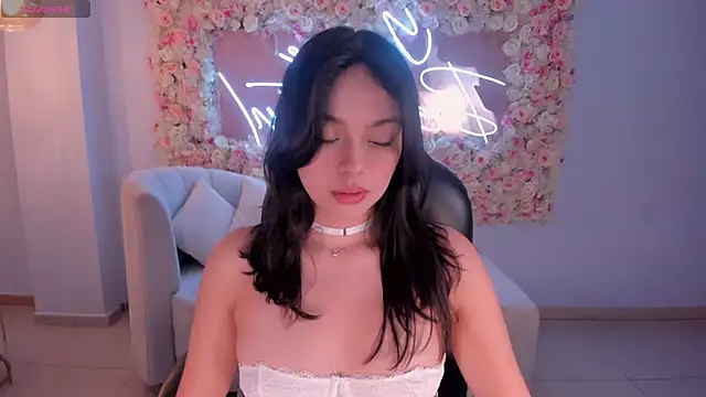 Snapshot of NaomiSainz chatting on February 18, 2025, 11:44 am NaomiSainz online show from February 18, 2025, 11:44 am