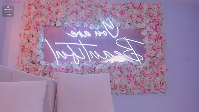 Snapshot of NaomiSainz chatting on February 18, 2025, 5:53 pm NaomiSainz online show from February 18, 2025, 5:53 pm