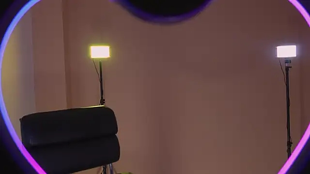 Snapshot of NaomiSainz chatting on March 11, 2025, 6:52 pm NaomiSainz online show from March 11, 2025, 6:52 pm