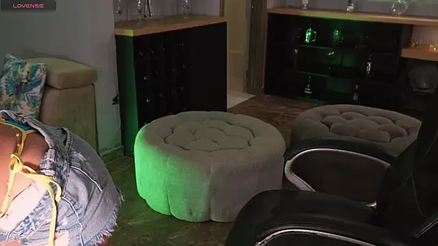 Snapshot of NaomiSainz chatting on November 26, 2025, 12:50 pm NaomiSainz online show from November 26, 2025, 12:50 pm