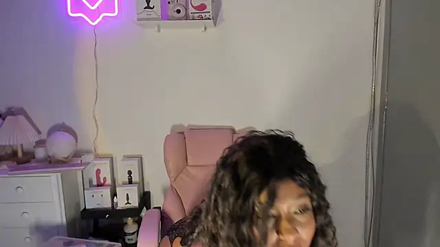 Kaiisa  online show from March 10, 2025, 11:06 pm