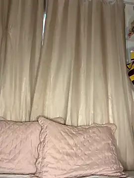 Kaiisa  online show from November 26, 2025, 8:32 pm