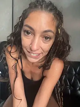 amanilouve online show from March 22, 2025, 3:52 am