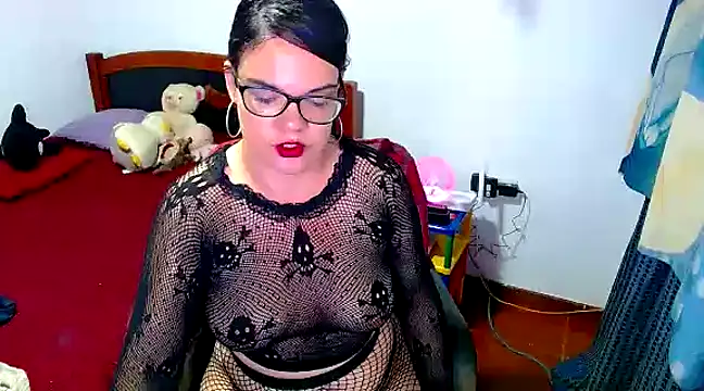 luchiana hott21 online show from December 3, 2024, 2:47 am