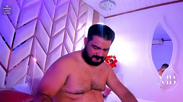 MichaelBear  online show from October 3, 2025, 1:19 pm