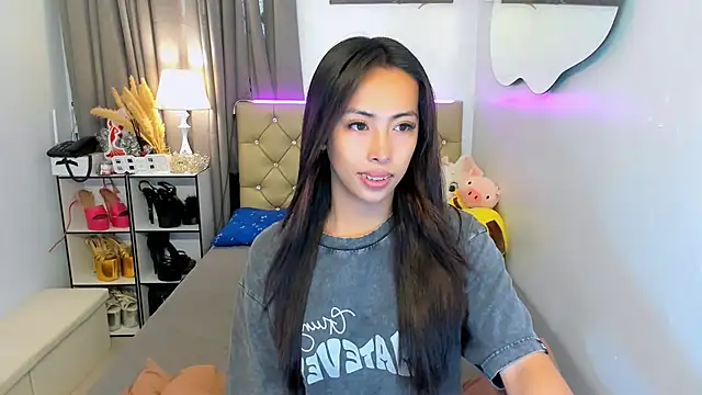 reighnempress online show from March 22, 2025, 2:16 am