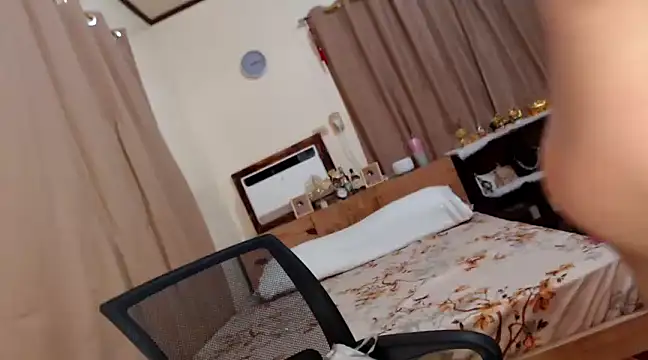 LoveMarieFoxxx online show from January 14, 2025, 1:15 am