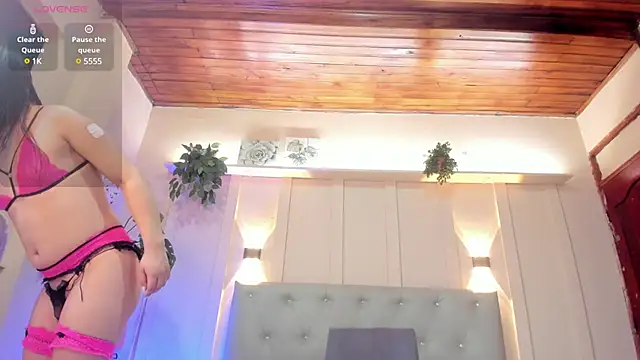 nicol snow online show from January 24, 2025, 1:14 pm