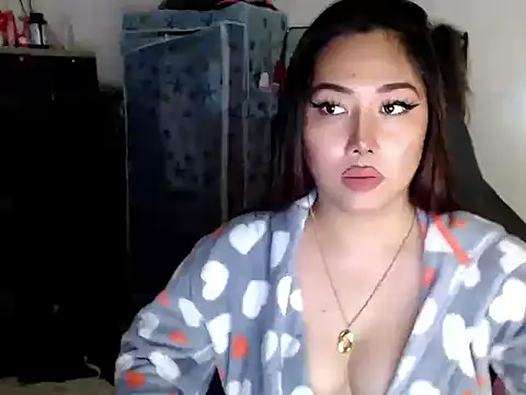 urqueendominant online show from September 17, 2025, 3:52 am