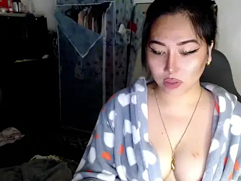 urqueendominant online show from September 19, 2025, 3:30 am