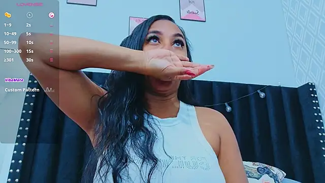 Snapshot of colombiamommy chatting on September 15, 2025, 1:00 pm colombiamommy online show from September 15, 2025, 1:00 pm