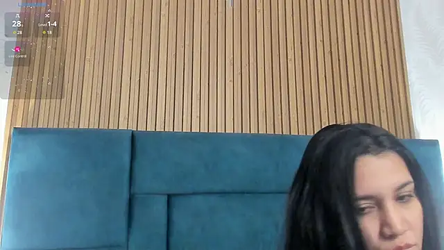 Snapshot of Kareena_chopra chatting on October 6, 2025, 12:13 pm Kareena chopra online show from October 6, 2025, 12:13 pm