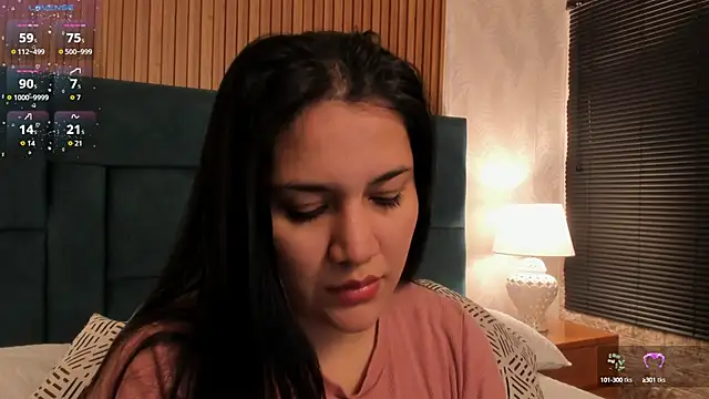 Snapshot of Kareena_chopra chatting on October 7, 2025, 12:24 pm Kareena chopra online show from October 7, 2025, 12:24 pm