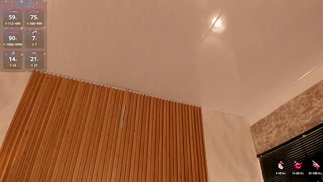 Snapshot of Kareena_chopra chatting on October 9, 2025, 12:25 pm Kareena chopra online show from October 9, 2025, 12:25 pm