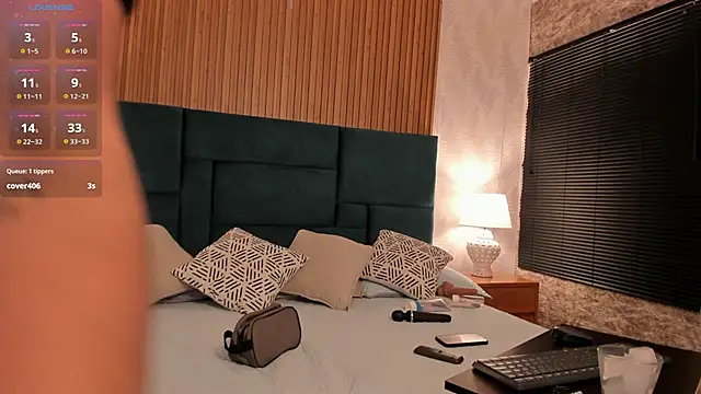 Snapshot of Kareena_chopra chatting on October 21, 2025, 12:28 pm Kareena chopra online show from October 21, 2025, 12:28 pm