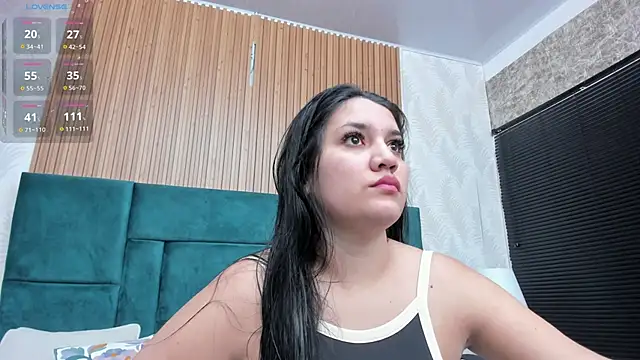 Snapshot of Kareena_chopra chatting on December 5, 2025, 12:47 pm Kareena chopra online show from December 5, 2025, 12:47 pm