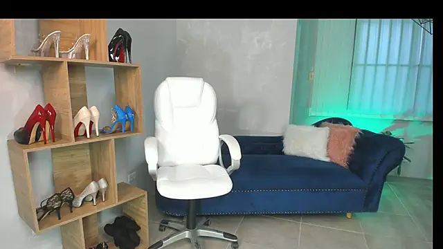 MissRhodes1 online show from January 15, 2025, 11:08 pm