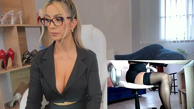 MissRhodes1 online show from January 21, 2025, 7:28 pm