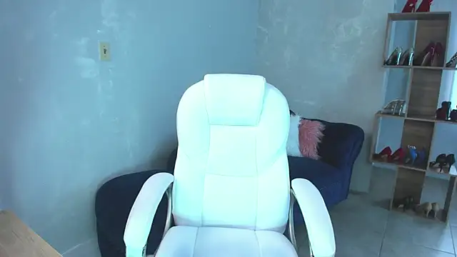 MissRhodes1 online show from October 30, 2025, 8:09 pm