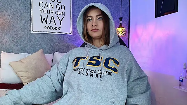 Snapshot of Emiily_W chatting on January 21, 2025, 6:45 pm Emiily W online show from January 21, 2025, 6:45 pm