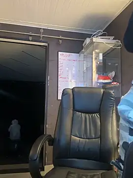 Snapshot of Emiily_W chatting on September 29, 2025, 7:51 pm Emiily W online show from September 29, 2025, 7:51 pm