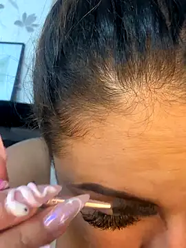 Snapshot of Emiily_W chatting on December 3, 2025, 10:24 am Emiily W online show from December 3, 2025, 10:24 am