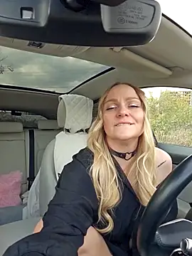 Snapshot of Bondgirl_013 chatting on October 23, 2025, 10:58 am Bondgirl 013 online show from October 23, 2025, 10:58 am