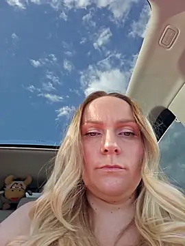 Snapshot of Bondgirl_013 chatting on October 30, 2025, 10:38 am Bondgirl 013 online show from October 30, 2025, 10:38 am