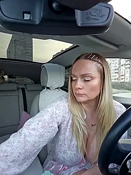 Snapshot of Bondgirl_013 chatting on November 20, 2025, 11:43 am Bondgirl 013 online show from November 20, 2025, 11:43 am