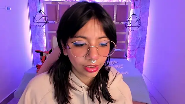 Snapshot of Nami_usagi chatting on December 5, 2024, 4:01 pm Nami usagi online show from December 5, 2024, 4:01 pm