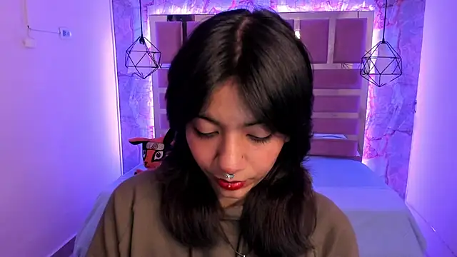 Snapshot of Nami_usagi chatting on December 11, 2024, 12:02 pm Nami usagi online show from December 11, 2024, 12:02 pm