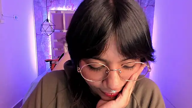 Snapshot of Nami_usagi chatting on December 11, 2024, 3:05 pm Nami usagi online show from December 11, 2024, 3:05 pm