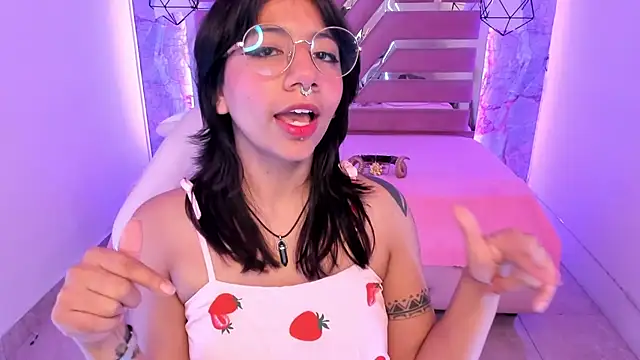 Snapshot of Nami_usagi chatting on January 4, 2025, 2:56 pm Nami usagi online show from January 4, 2025, 2:56 pm